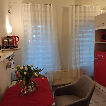 Ferienwohnung Mit Separatem Eingang Und Parkplatz, Ideal Fuer Handwerker Und Geschaeftsreisende Dorf Mecklenburg Exterior photo