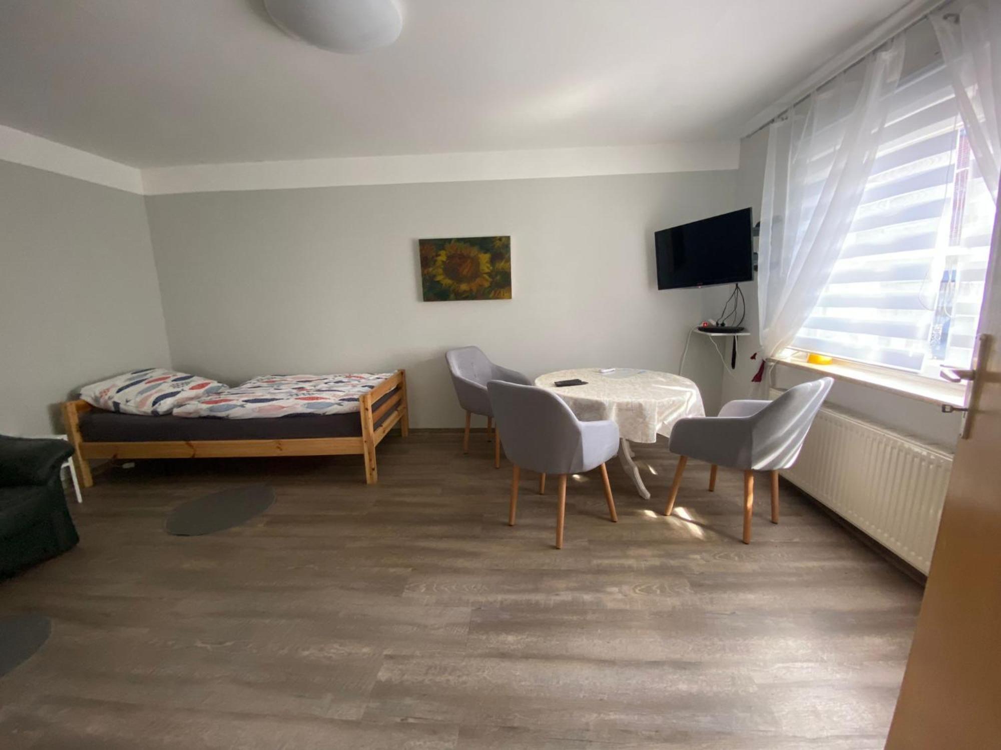 Ferienwohnung Mit Separatem Eingang Und Parkplatz, Ideal Fuer Handwerker Und Geschaeftsreisende Dorf Mecklenburg Exterior photo